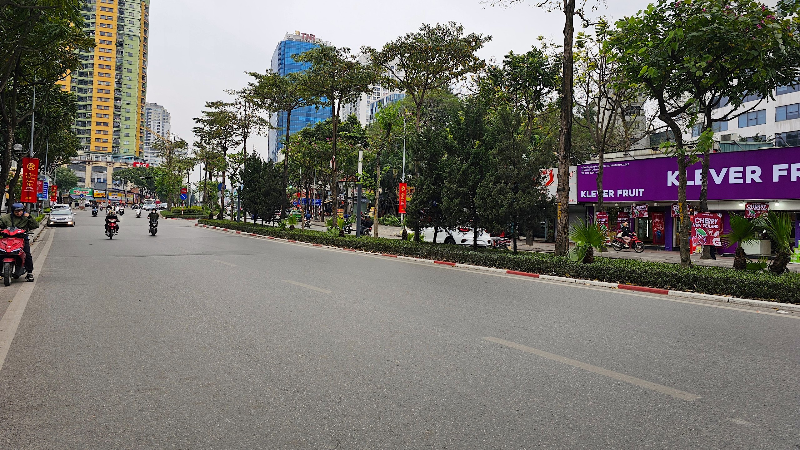 Đường phố H&agrave; Nội vắng lặng ng&agrave;y 30 Tết- Ảnh 5.
