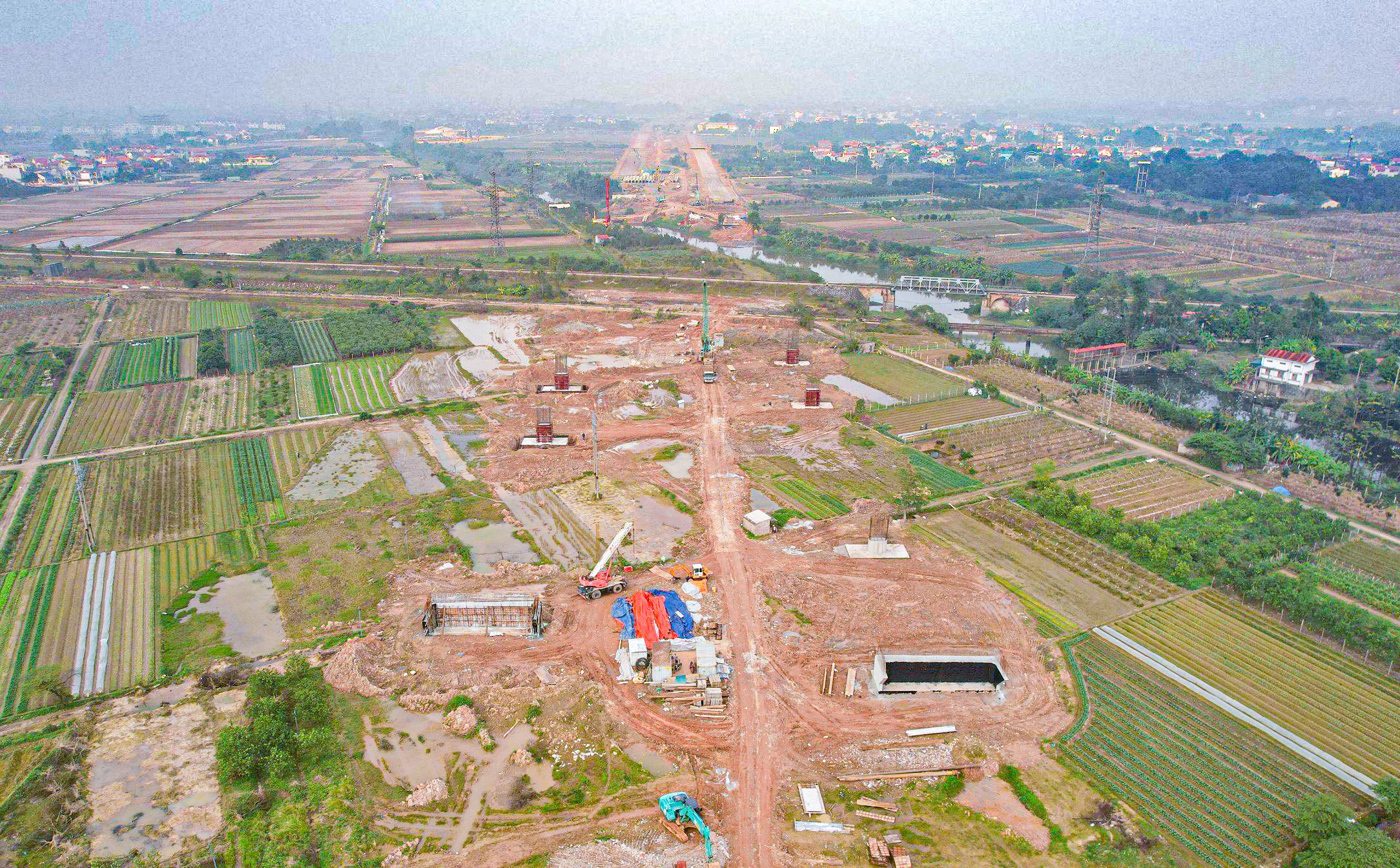 C&ocirc;ng trường V&agrave;nh đai 4 - V&ugrave;ng thủ đ&ocirc; hối hả thi c&ocirc;ng những ng&agrave;y cận Tết- Ảnh 1.