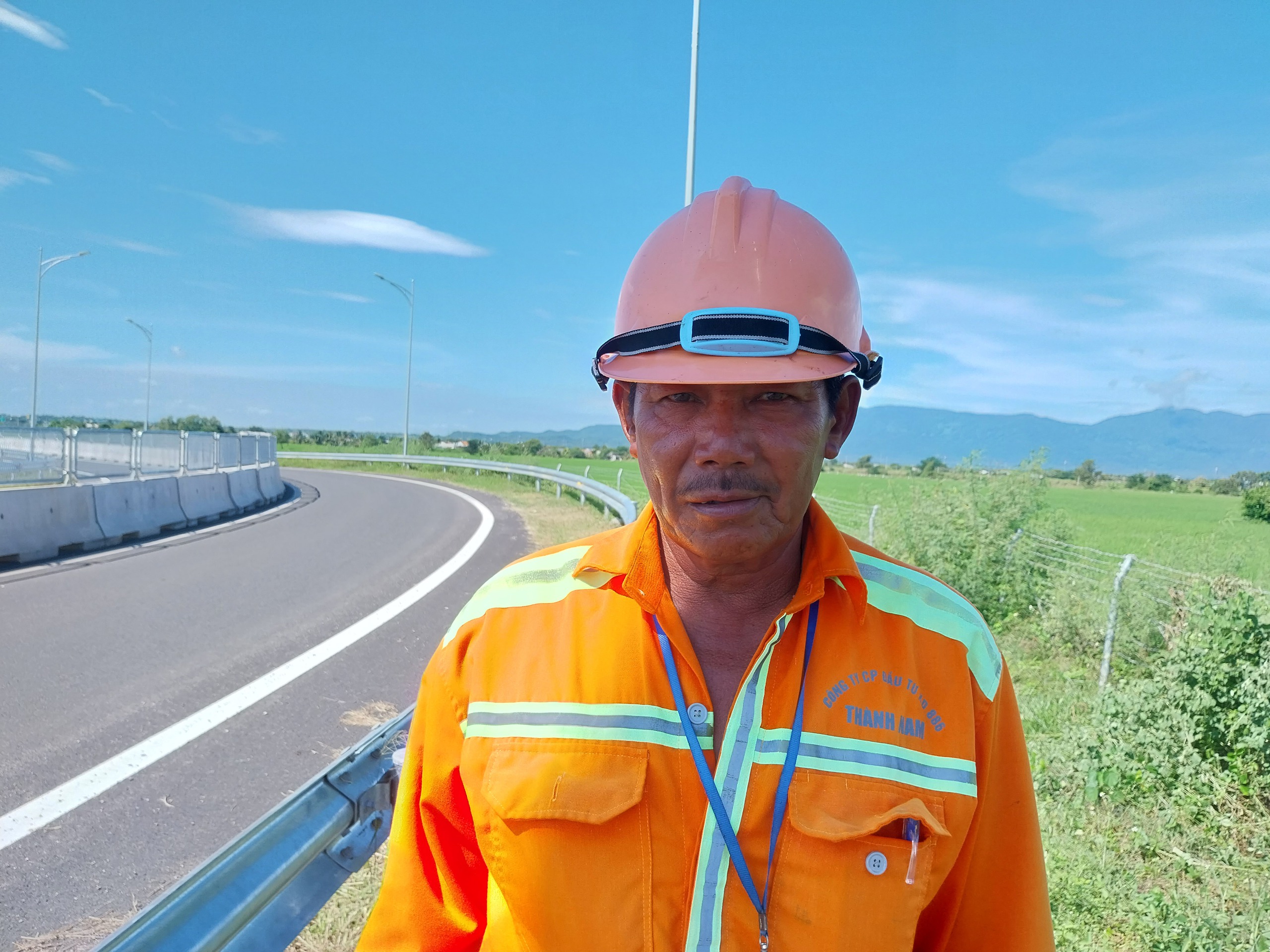 Người người về qu&ecirc;, nh&acirc;n vi&ecirc;n tuần đường vẫn cần mẫn ng&agrave;y đ&ecirc;m tr&ecirc;n cao tốc- Ảnh 3.