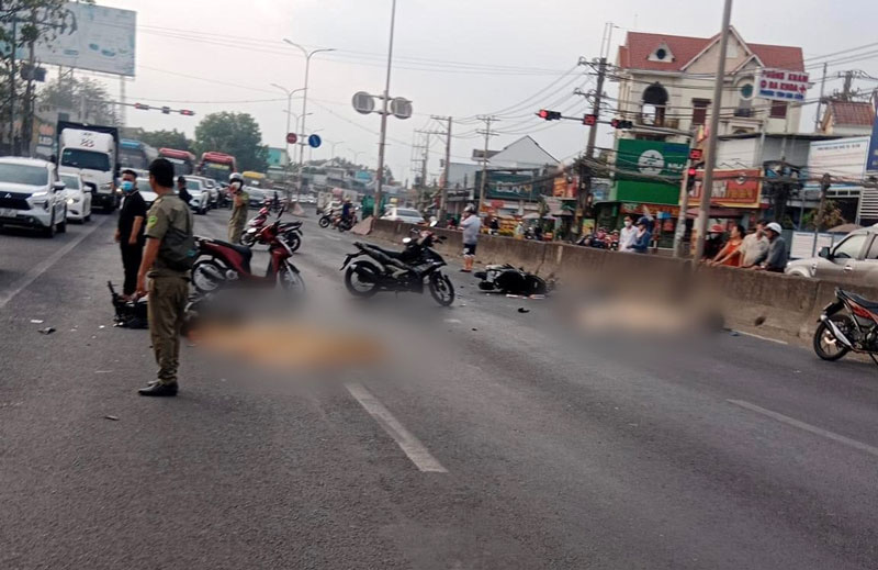 Hiện trường vụ tai nạn trên QL51 khiến hai người tử vong. Hiện trường vụ tai nạn trên QL51 khiến hai người tử vong.