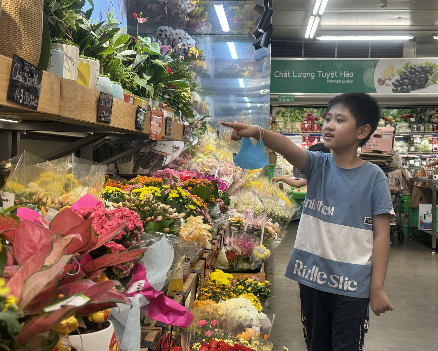 Nhộn nhịp mua sắm ng&agrave;y 30 Tết- Ảnh 10.