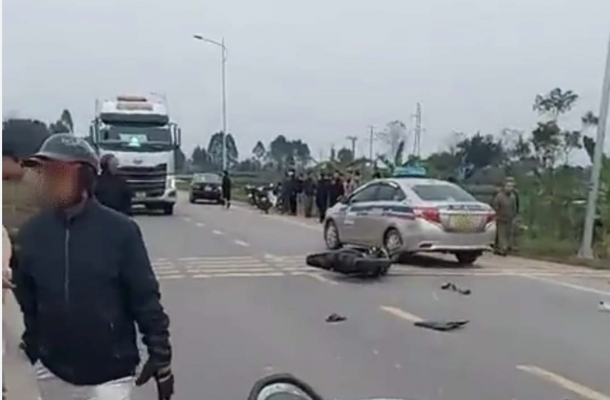Hơn 4.000 người phải bắt xe kh&aacute;c về nh&agrave; do vi phạm giao th&ocirc;ng ng&agrave;y cuối năm- Ảnh 1.