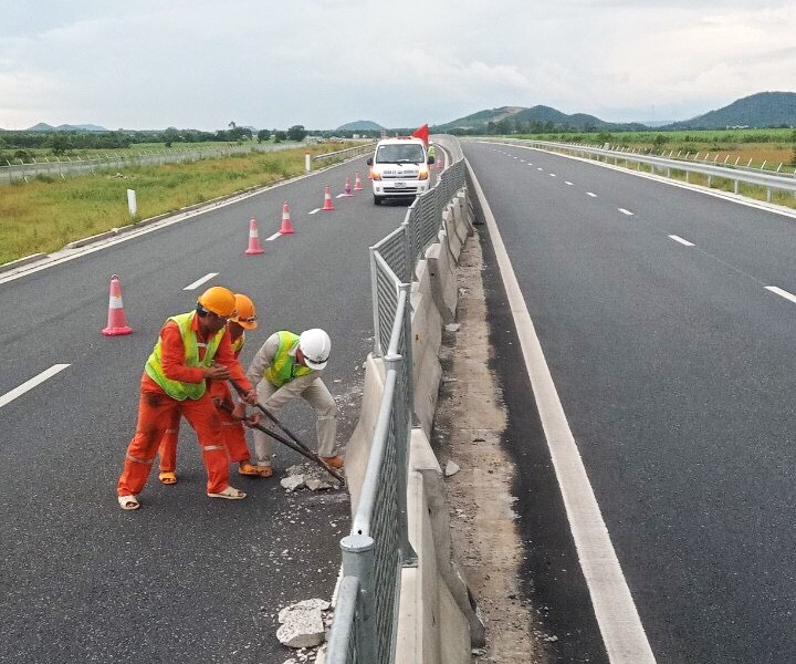 Người người về qu&ecirc;, nh&acirc;n vi&ecirc;n tuần đường vẫn cần mẫn ng&agrave;y đ&ecirc;m tr&ecirc;n cao tốc- Ảnh 5.