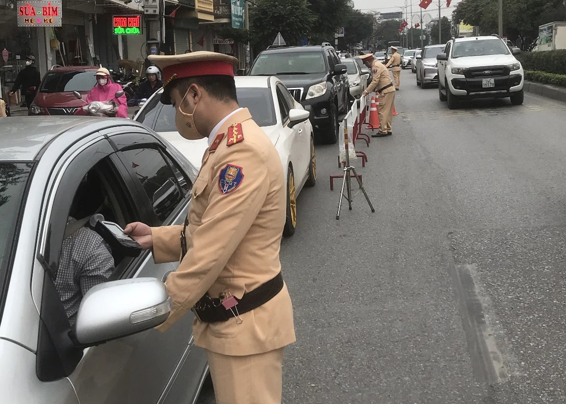 Quyết ngăn t&agrave;i xế 