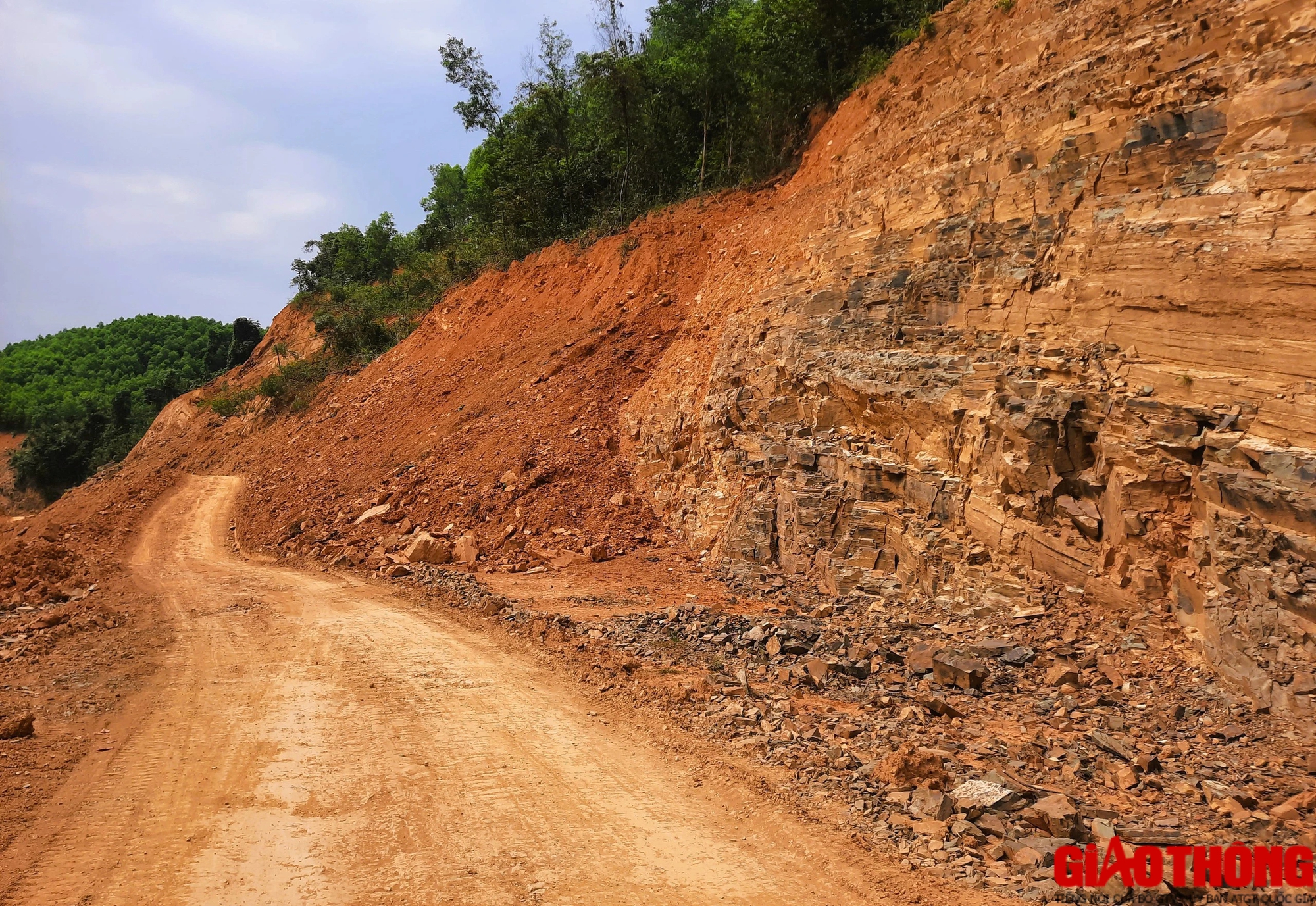 Tuyến nối 2 nh&aacute;nh đường Hồ Ch&iacute; Minh ở Quảng Trị đang thi c&ocirc;ng thế n&agrave;o?- Ảnh 12.