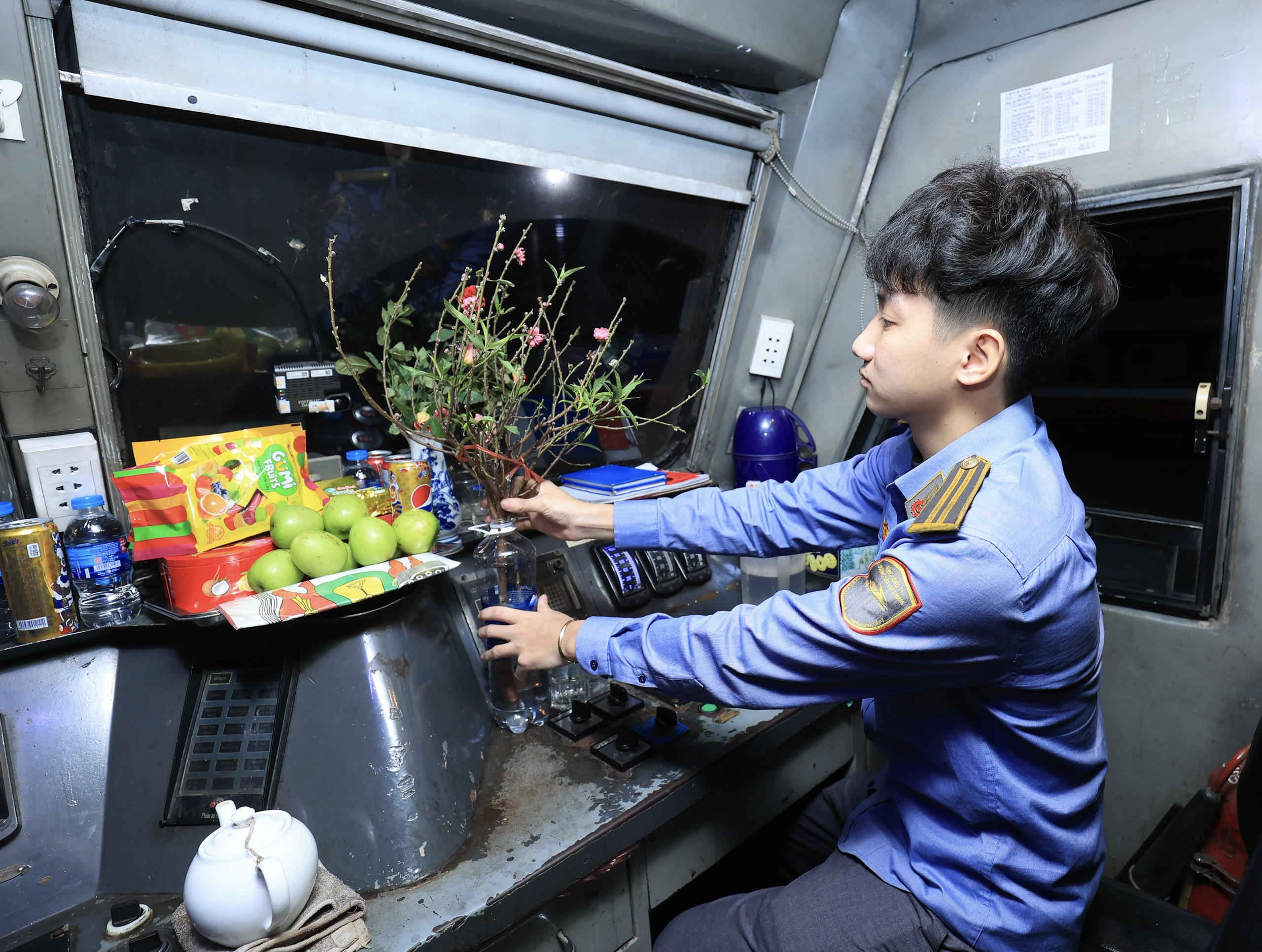 Thứ trưởng Nguyễn Danh Huy l&igrave; x&igrave; kh&aacute;ch đi chuyến t&agrave;u cuối năm- Ảnh 10.