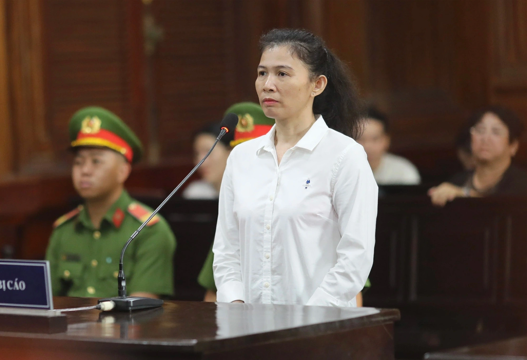 Nh&agrave; b&aacute;o H&agrave;n Ni l&atilde;nh &aacute;n 18 th&aacute;ng t&ugrave; v&igrave; x&uacute;c phạm b&agrave; Nguyễn Phương Hằng- Ảnh 1.