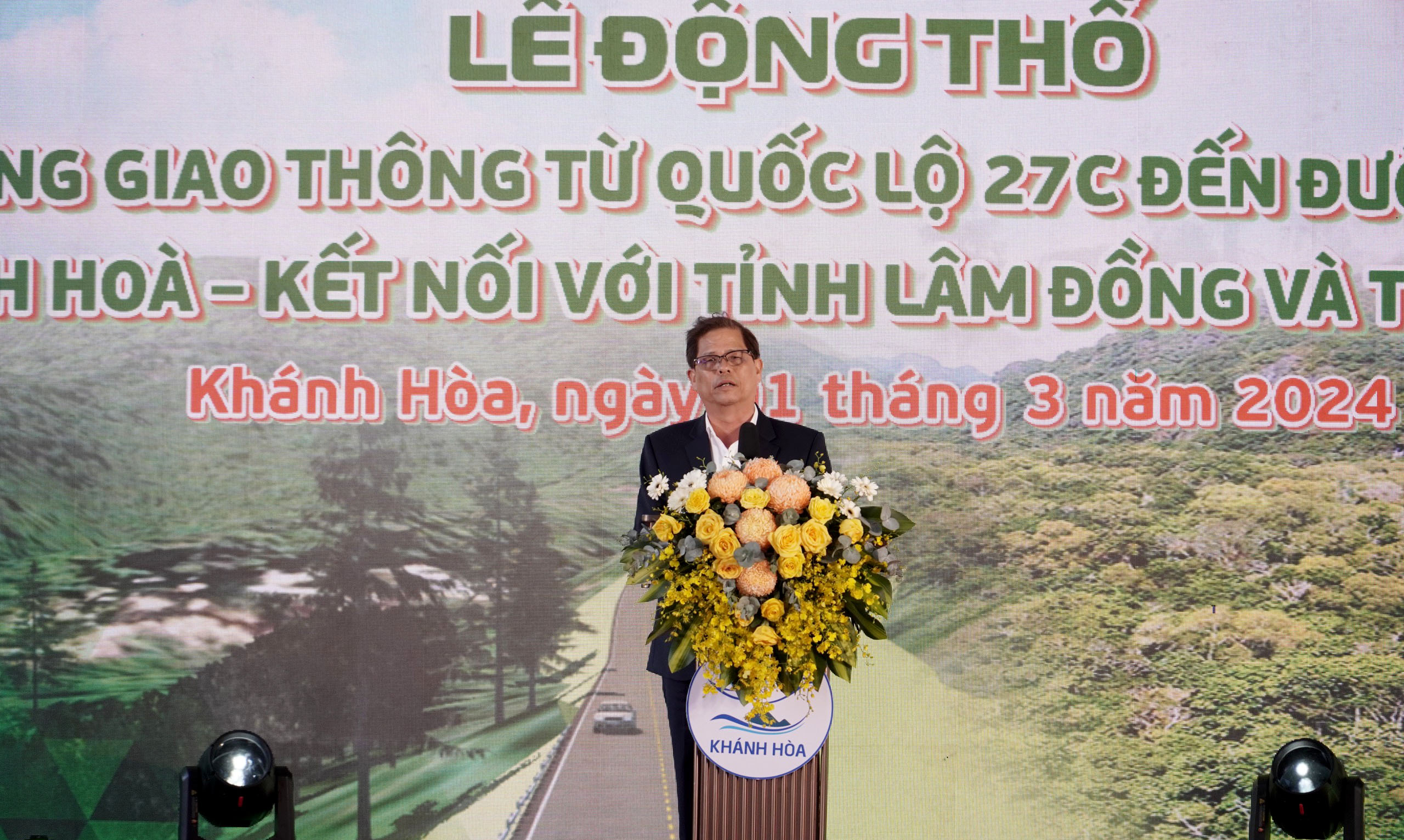 Chủ tịch Quốc hội động thổ dự &aacute;n đường li&ecirc;n v&ugrave;ng Kh&aacute;nh H&ograve;a - L&acirc;m Đồng - Ninh Thuận- Ảnh 4.
