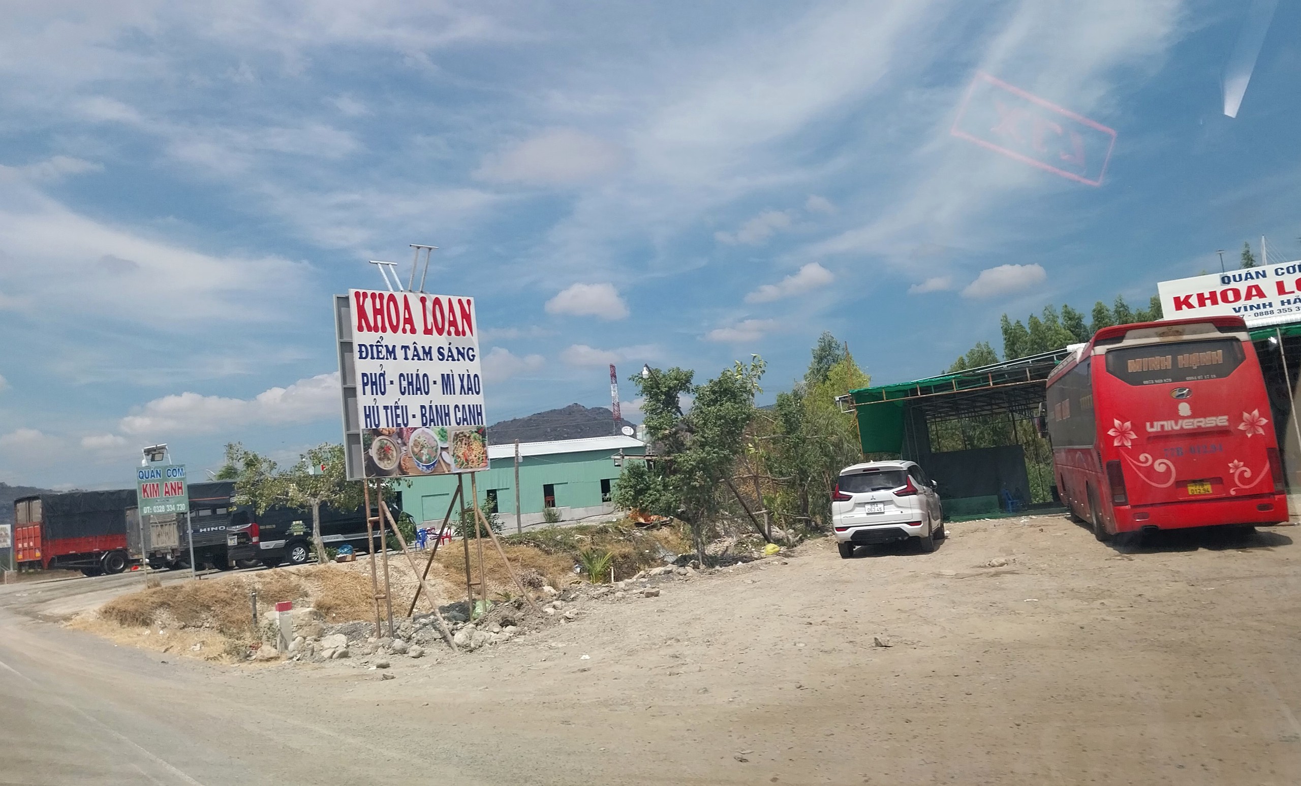 Vụ trạm dừng nghỉ đấu nối tr&aacute;i ph&eacute;p đường dẫn cao tốc: V&igrave; sao vẫn ngang nhi&ecirc;n hoạt động?- Ảnh 5.