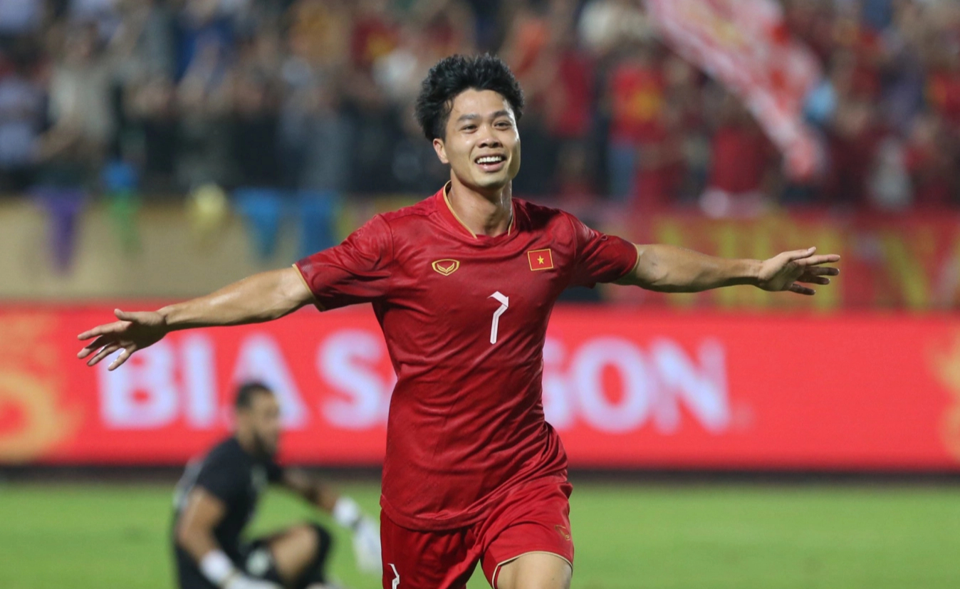 Tr&ograve; cưng HLV Troussier v&ocirc; t&igrave;nh mở lối l&ecirc;n tuyển Việt Nam cho C&ocirc;ng Phượng- Ảnh 1.