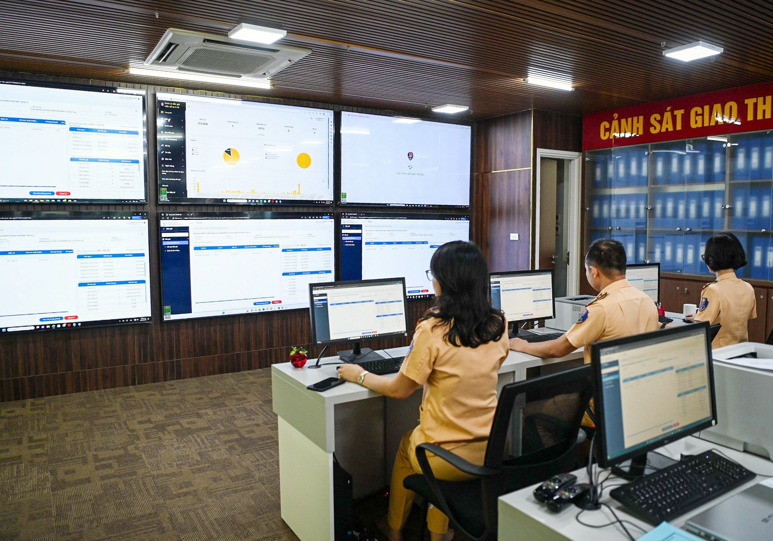 Những điểm mới đ&aacute;ng ch&uacute; &yacute; tại phi&ecirc;n đấu gi&aacute; 188.399 biển số xe &ocirc; t&ocirc;- Ảnh 1.