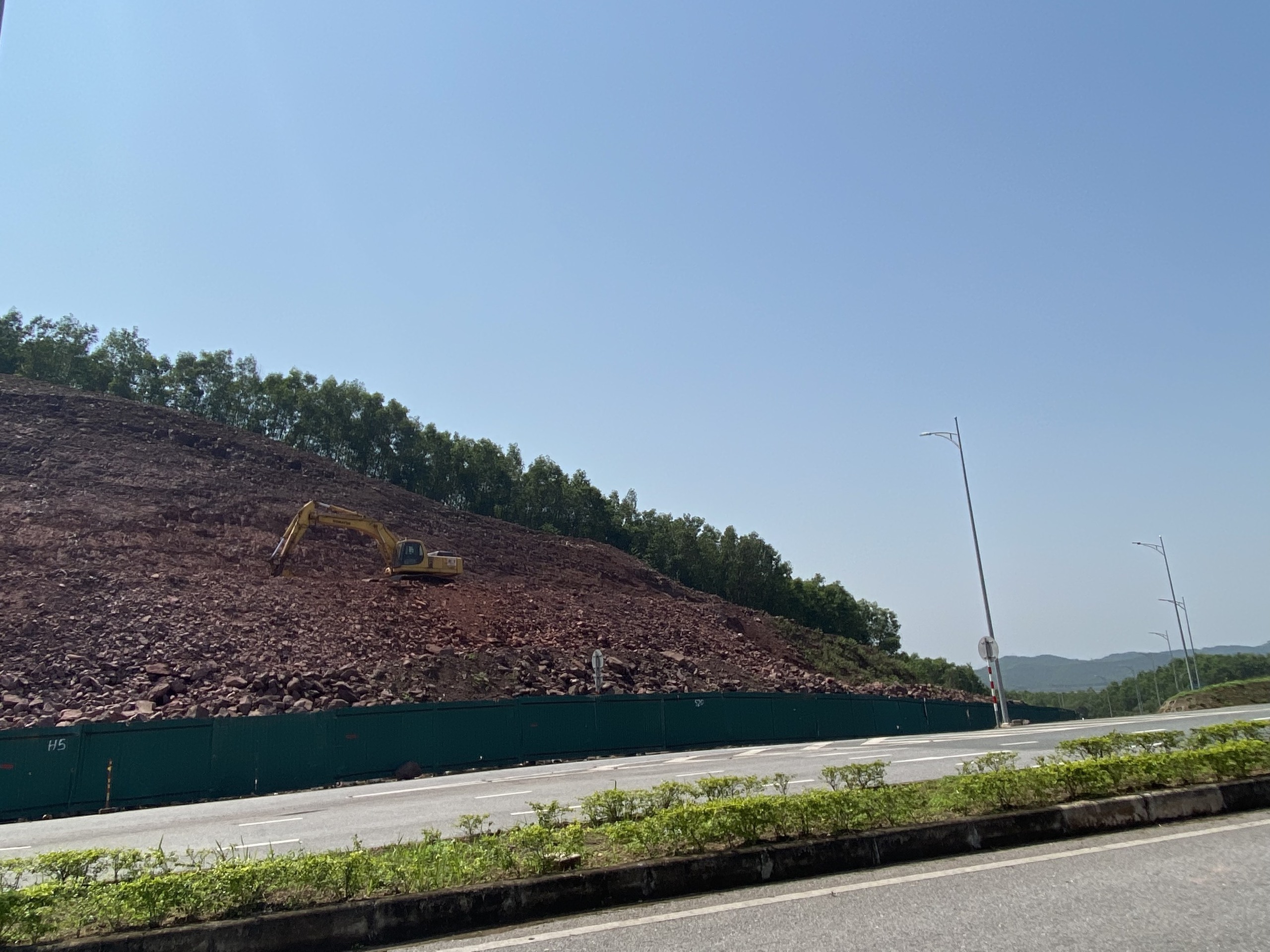 Vướng mặt bằng, dự án đường gom cao tốc gần 200 tỷ đồng ở Quảng Ninh Vướng mặt bằng, dự án đường gom cao tốc gần 200 tỷ đồng ở Quảng Ninh