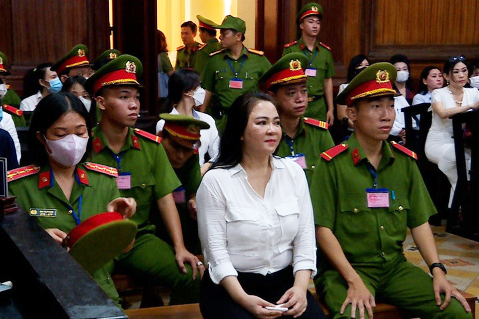 Mở lại phi&ecirc;n t&ograve;a ph&uacute;c thẩm c&aacute;c đồng phạm của Nguyễn Phương Hằng ng&agrave;y 4/4- Ảnh 3.