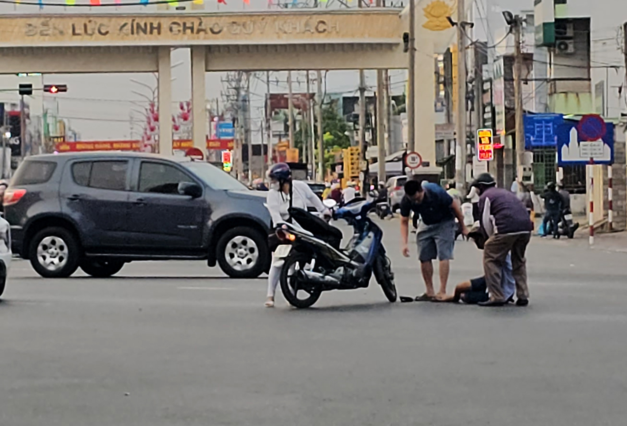 Long An: Tai nạn r&igrave;nh rập ở ng&atilde; tư Long Kim tr&ecirc;n quốc lộ 1- Ảnh 2.