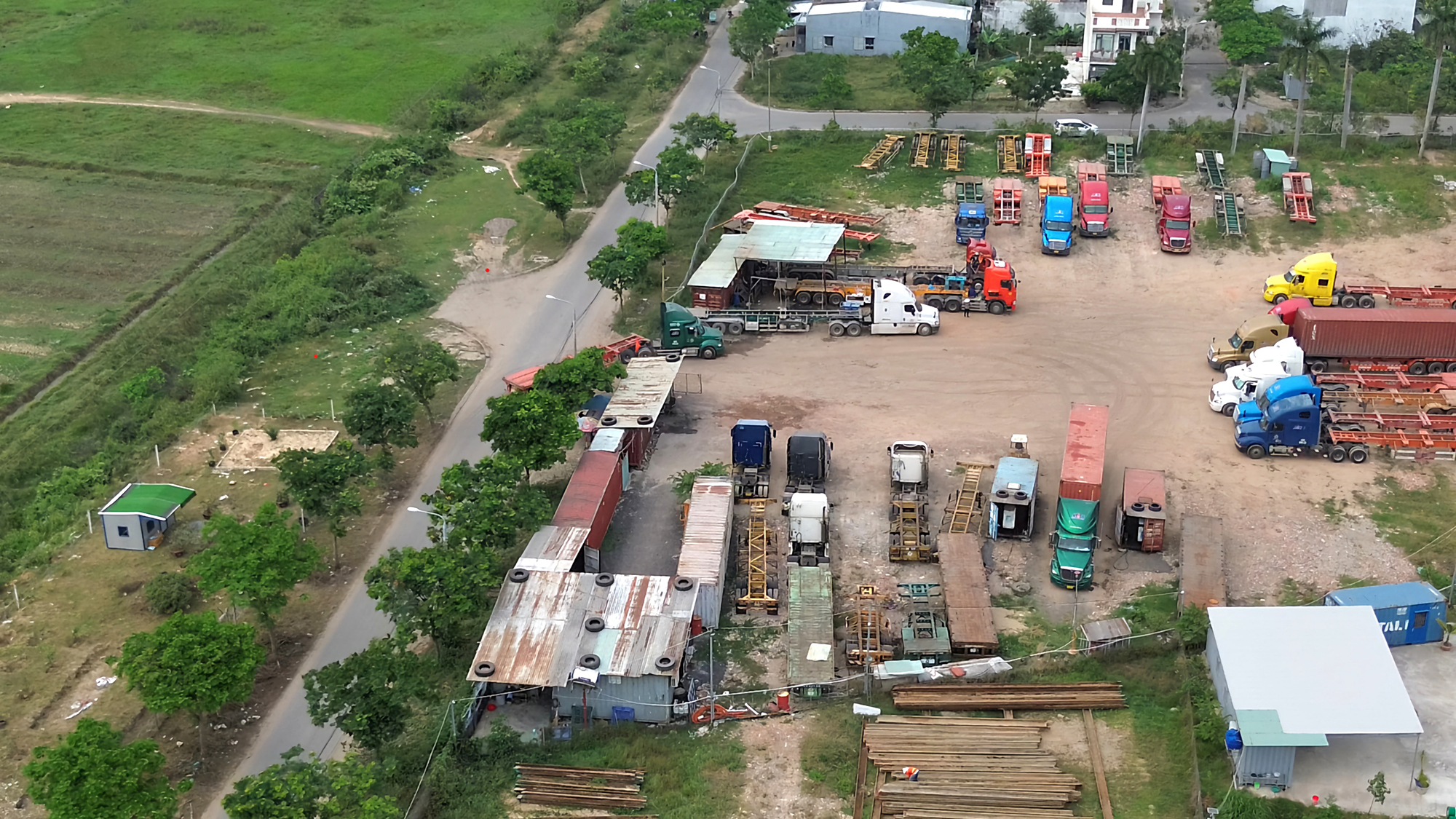 Đ&agrave; Nẵng: Đất c&ocirc;ng th&agrave;nh b&atilde;i tập kết container- Ảnh 2.