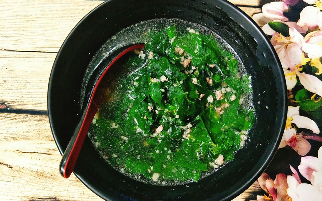 Loại rau qu&ecirc; gi&agrave;u dinh dưỡng ngang sữa, cực tốt cho phụ nữ trung ni&ecirc;n