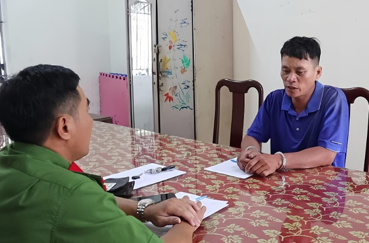 Ch&acirc;n tướng g&atilde; cha dượng bạo h&agrave;nh con ri&ecirc;ng của vợ cũ ở B&igrave;nh Phước- Ảnh 2.