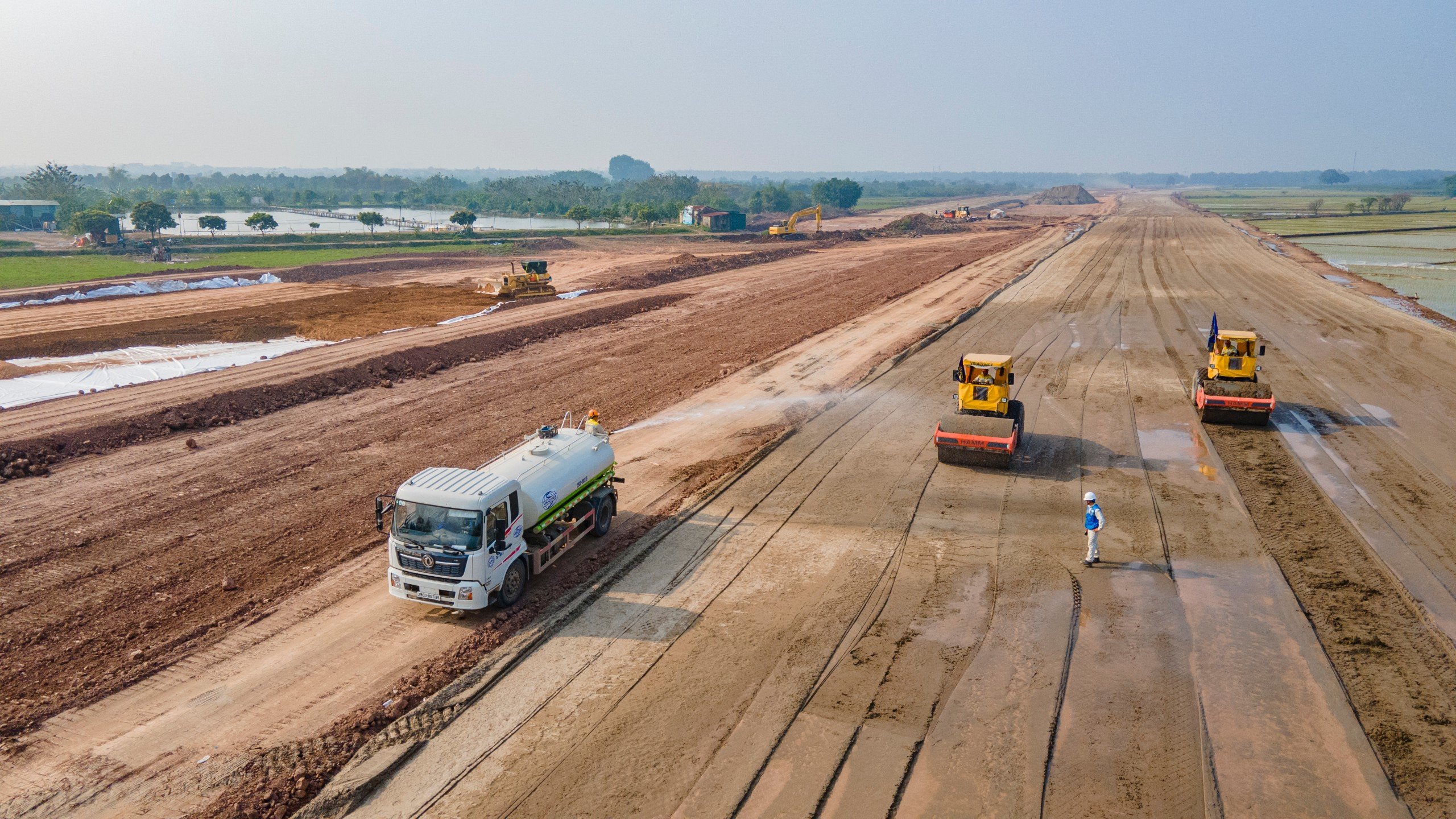 H&agrave; Nội chọn xong nh&agrave; đầu tư dự &aacute;n đường cao tốc V&agrave;nh đai 4 trong qu&yacute; III- Ảnh 1.