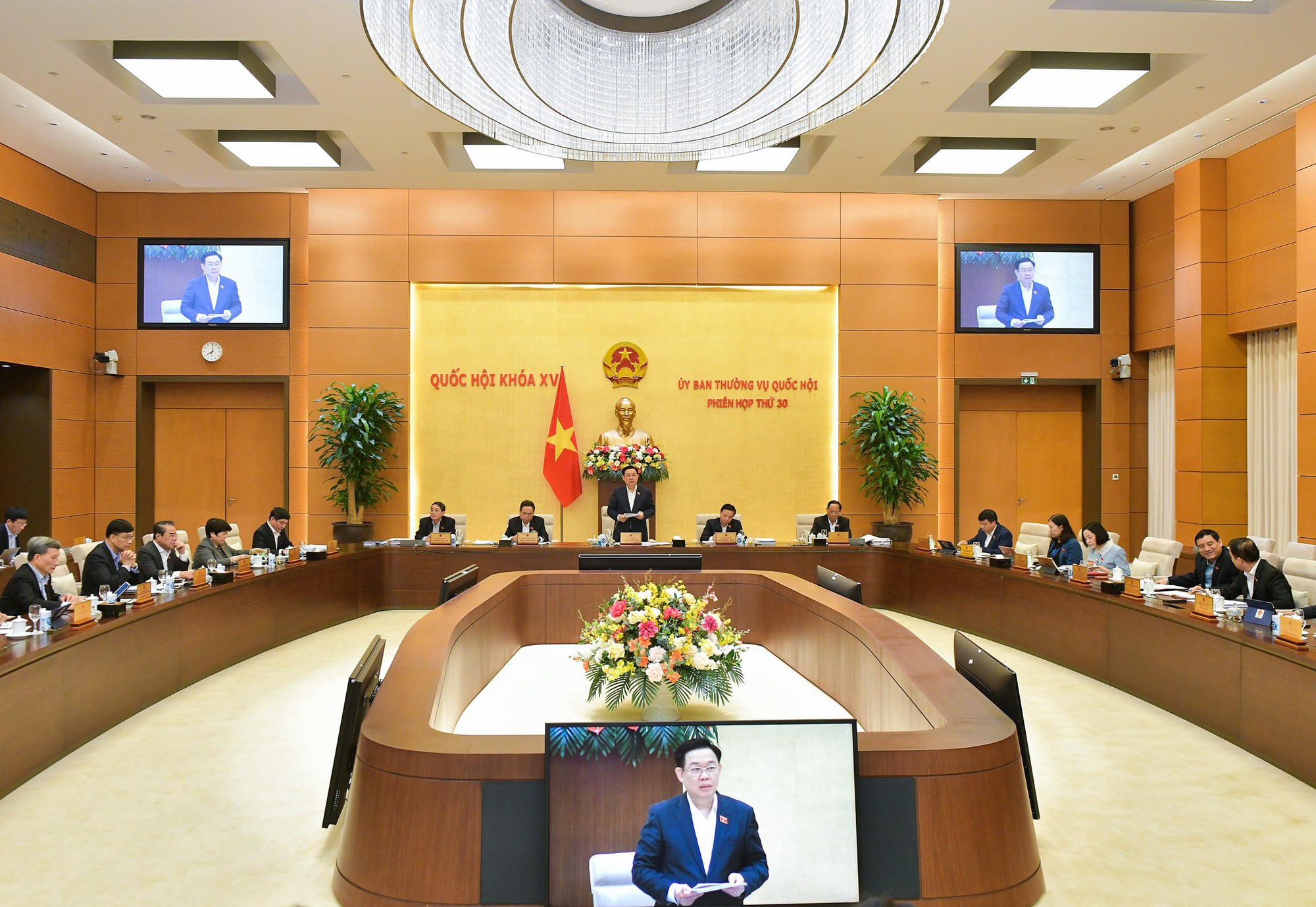Ủy ban Thường vụ Quốc hội sắp xem x&eacute;t c&ocirc;ng t&aacute;c nh&acirc;n sự- Ảnh 1.