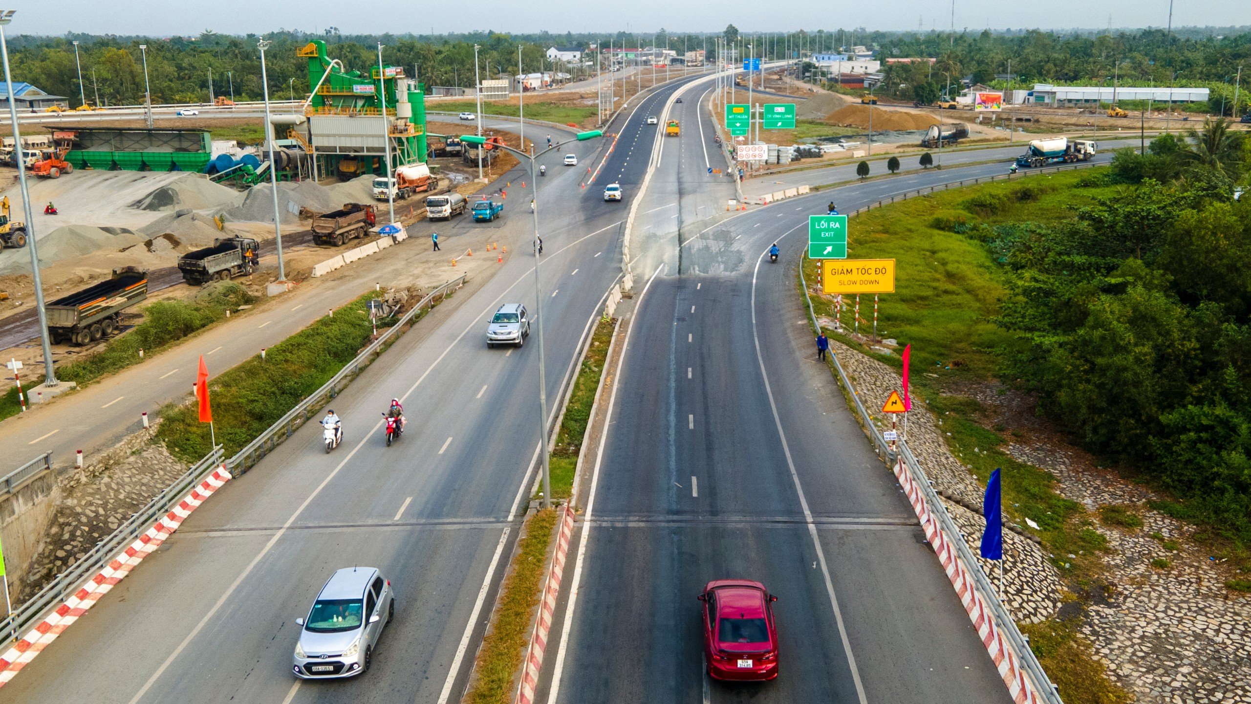 Gần 3 tháng khai thác, hàng trăm xe máy vẫn Gần 3 tháng khai thác, hàng trăm xe máy vẫn