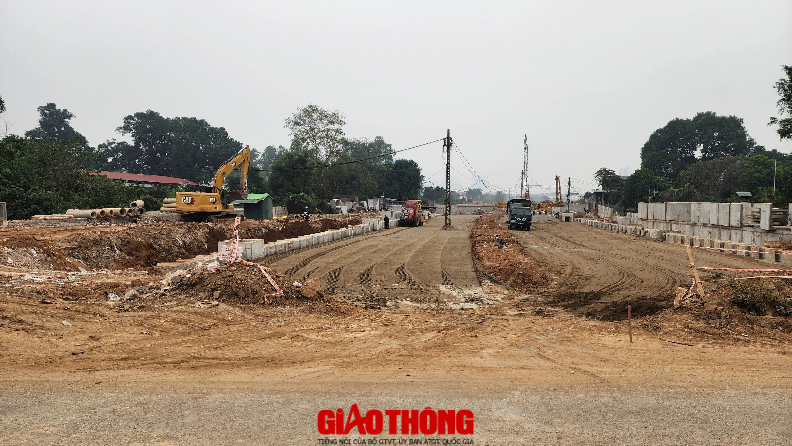 H&agrave; Nội: Nhiều dấu hiệu thi c&ocirc;ng ẩu ở dự &aacute;n đường trăm tỷ- Ảnh 2.