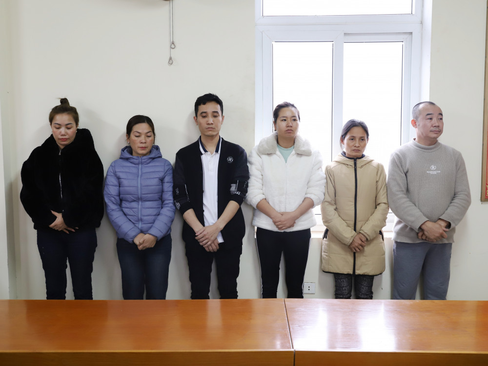 Khởi tố gi&aacute;m đốc c&ocirc;ng ty du lịch đưa 30 người vượt bi&ecirc;n theo đường biển - Ảnh 2.