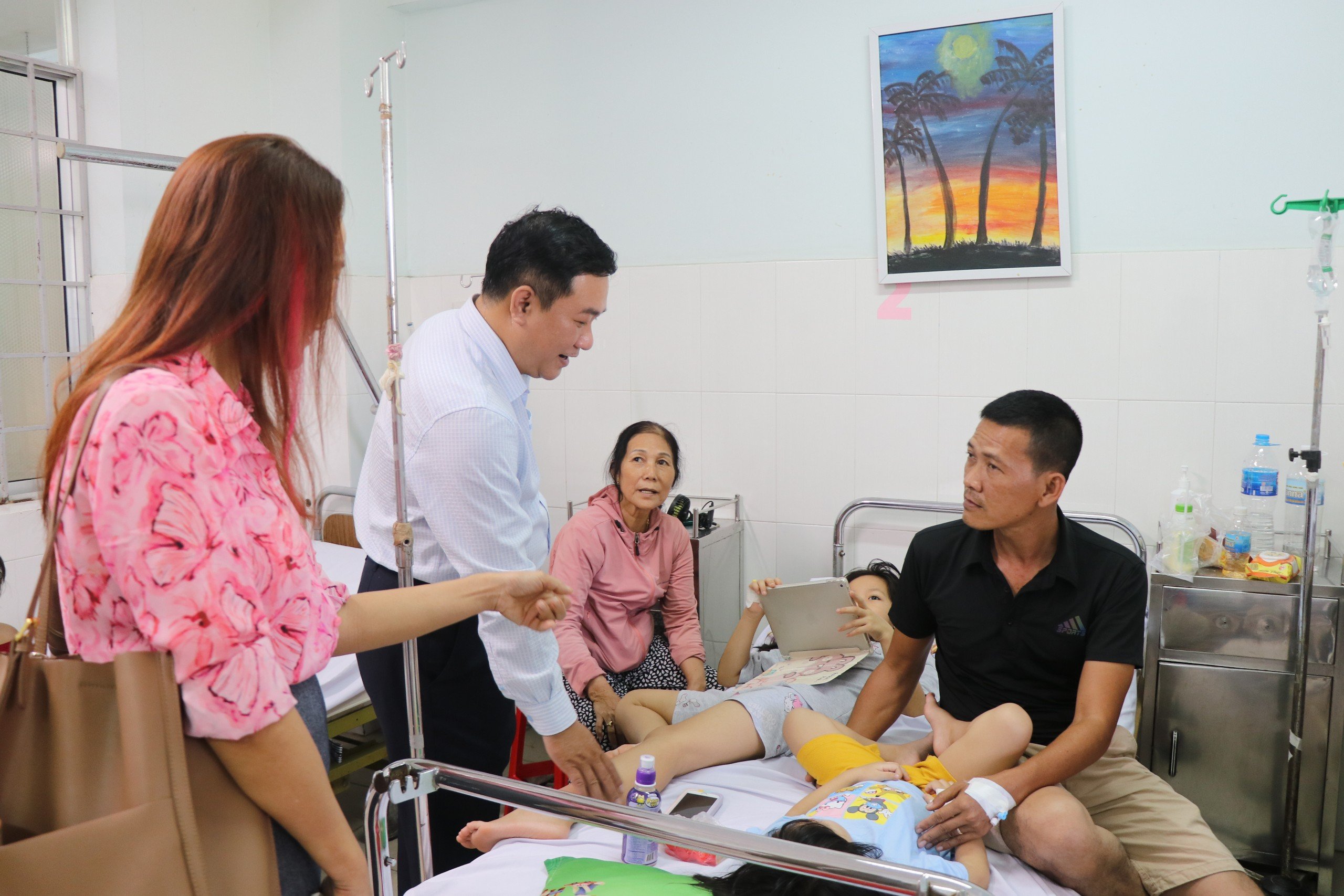 Số người nghi ngộ độc do ăn cơm g&agrave; tăng h&agrave;ng trăm người ở Kh&aacute;nh H&ograve;a- Ảnh 1.