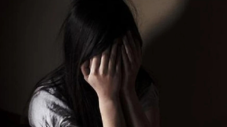 Bắt 7 bị can vụ b&eacute; g&aacute;i 15 tuổi bị x&acirc;m hại nhiều lần- Ảnh 1.