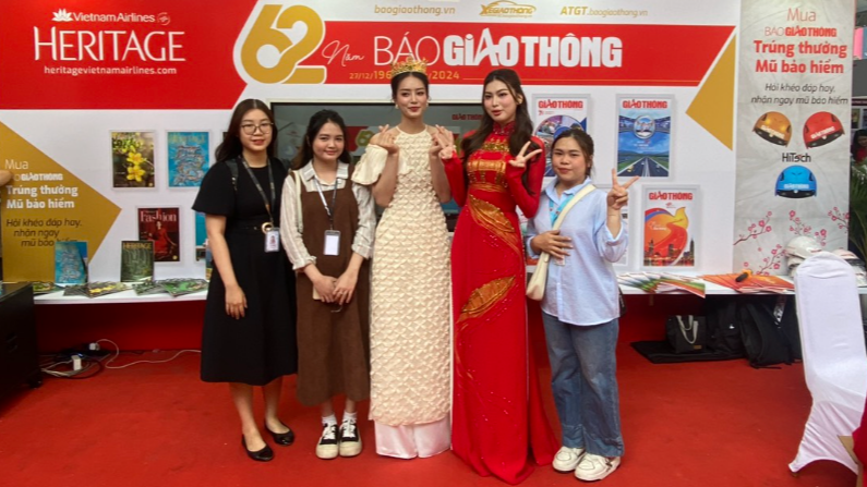 Hội Báo toàn quốc 2024 tại TP.HCM: Ngày hội của nhà báo và bạn đọc- Ảnh 6. Hội Báo toàn quốc 2024 tại TP.HCM: Ngày hội của nhà báo và bạn đọc- Ảnh 6.