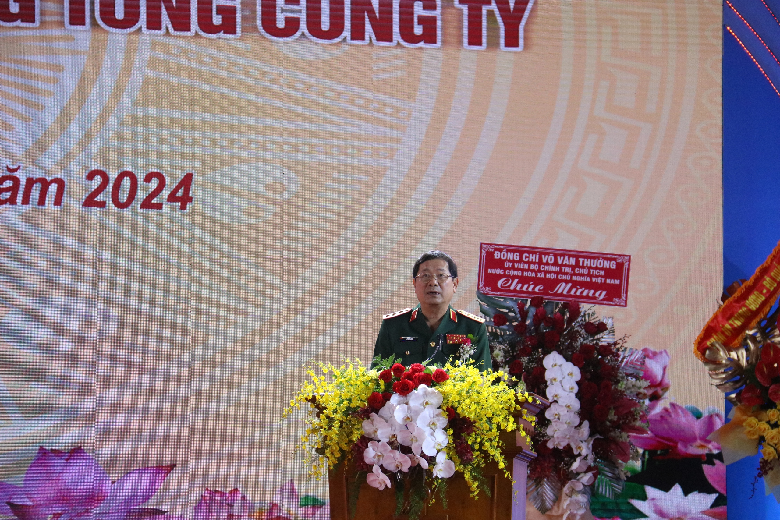 Tổng công ty Tân Cảng Sài Gòn đón nhận danh hiệu Anh hùng Lao động- Ảnh 4. Tổng công ty Tân Cảng Sài Gòn đón nhận danh hiệu Anh hùng Lao động- Ảnh 4.