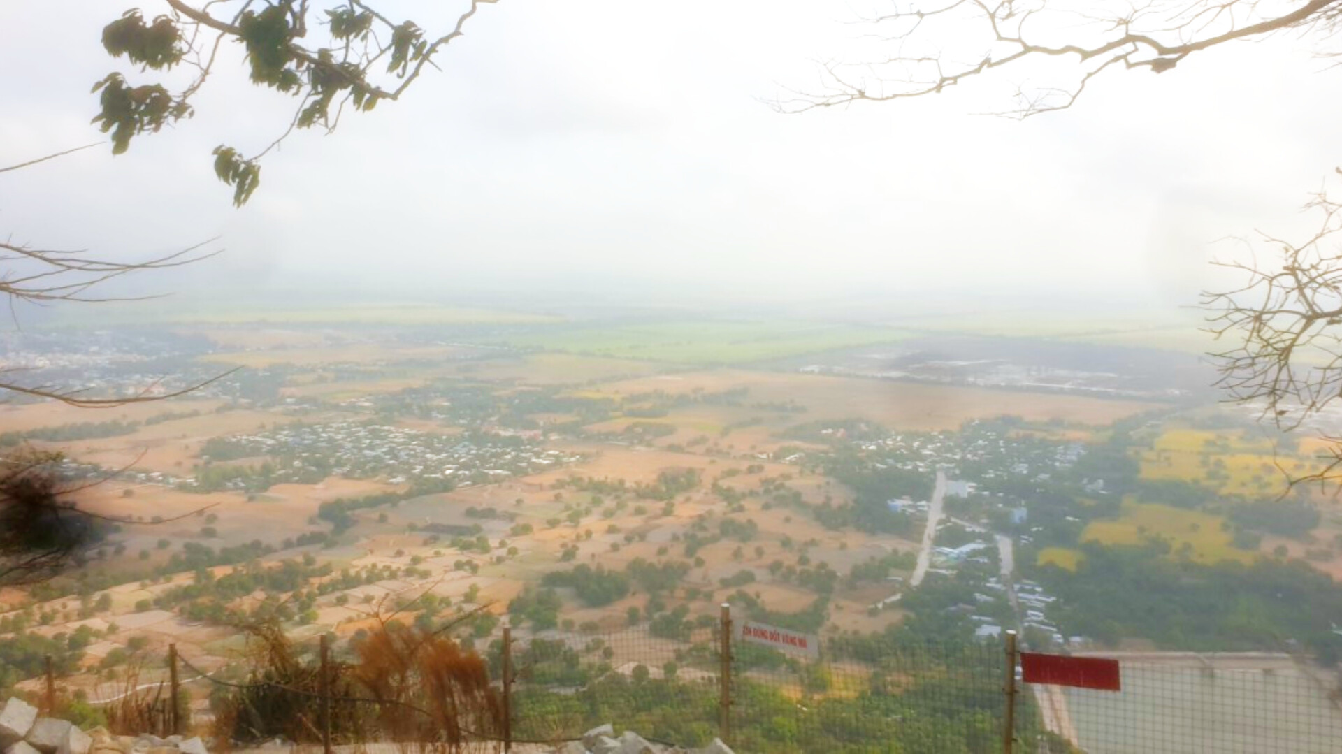 Chuyện vượt dốc của những b&aacute;c t&agrave;i xe &ocirc;m tr&ecirc;n đỉnh n&uacute;i T&ocirc;- Ảnh 2.