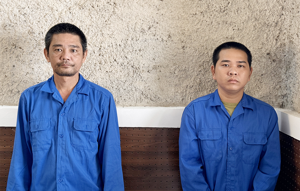 Th&aacute;ch thức ch&eacute;m nhau, cả hai người đ&agrave;n &ocirc;ng c&ugrave;ng bị trọng thương- Ảnh 1.