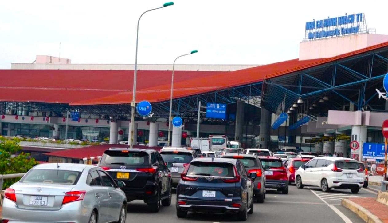 Bộ GTVT th&uacute;c tiến độ thu ph&iacute; kh&ocirc;ng dừng tại s&acirc;n bay- Ảnh 1.