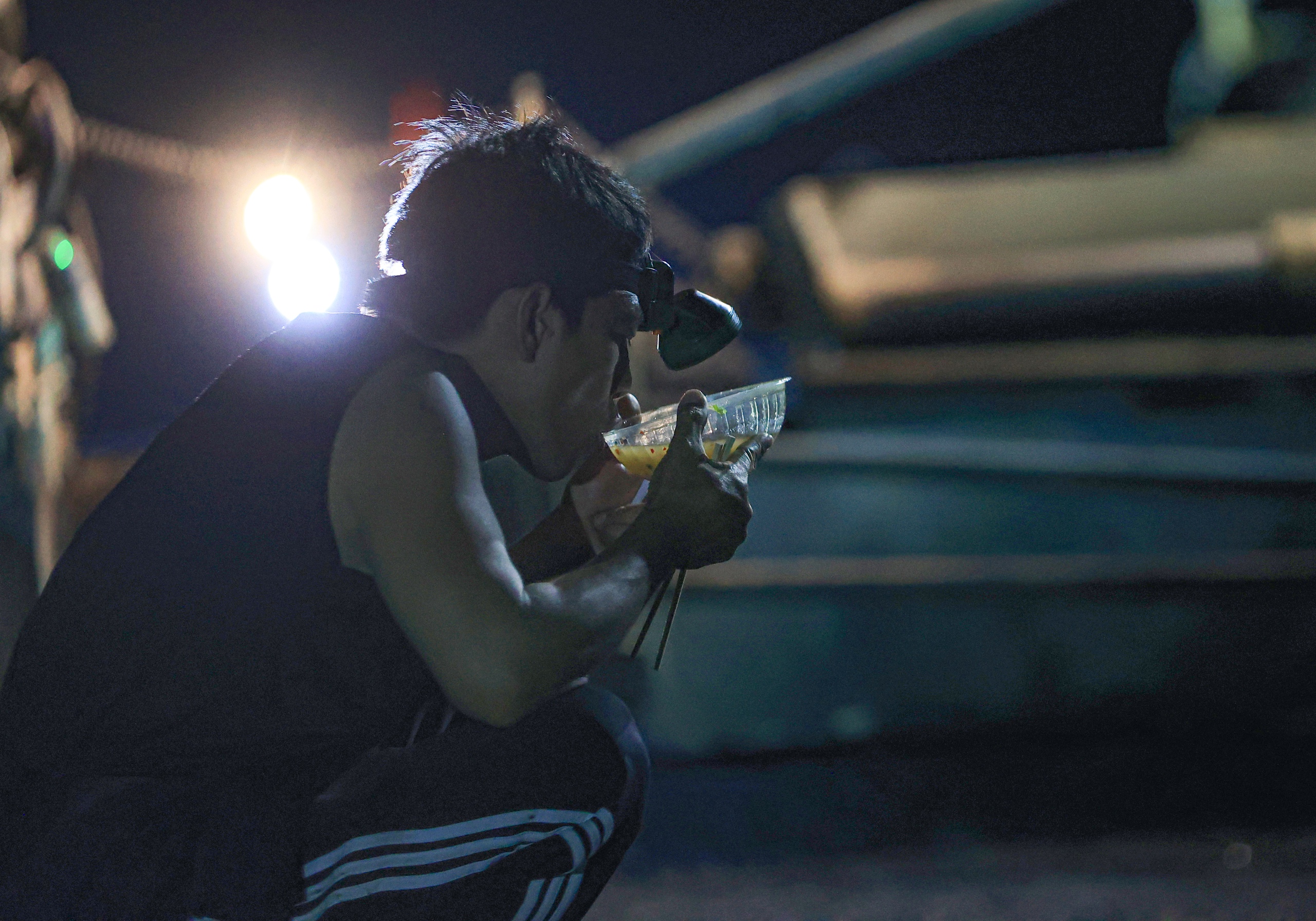 Xuy&ecirc;n đ&ecirc;m thảm những m&eacute;t b&ecirc; t&ocirc;ng nhựa cuối c&ugrave;ng tr&ecirc;n cao tốc Cam L&acirc;m - Vĩnh Hảo- Ảnh 7.