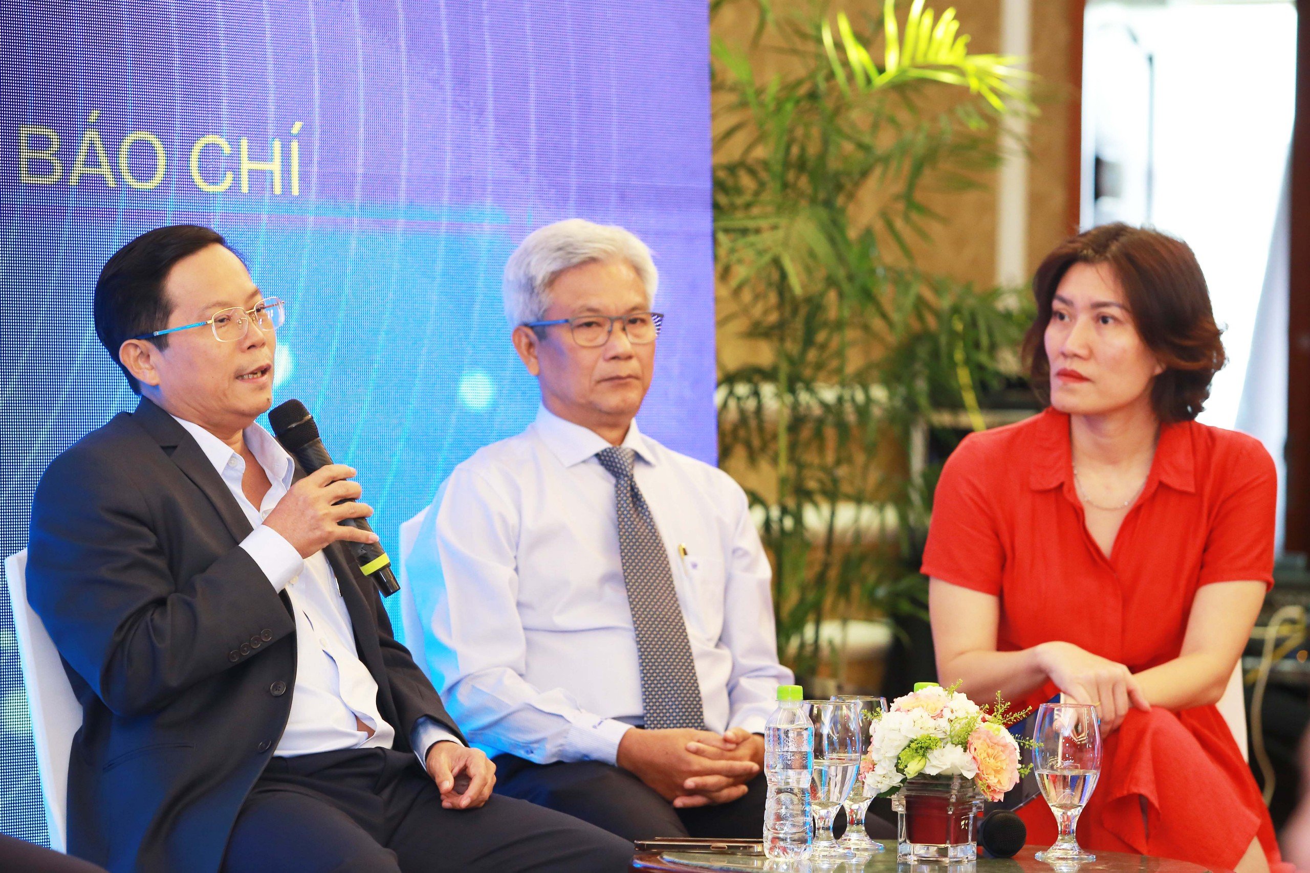 Trăn trở bài toán nguồn thu các cơ quan báo chí- Ảnh 4. Trăn trở bài toán nguồn thu các cơ quan báo chí- Ảnh 4.