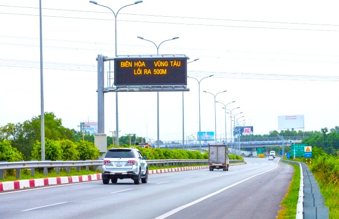 Bộ GTVT đề nghị c&aacute;c địa phương quản l&yacute; cao tốc bằng giao th&ocirc;ng th&ocirc;ng minh- Ảnh 1.
