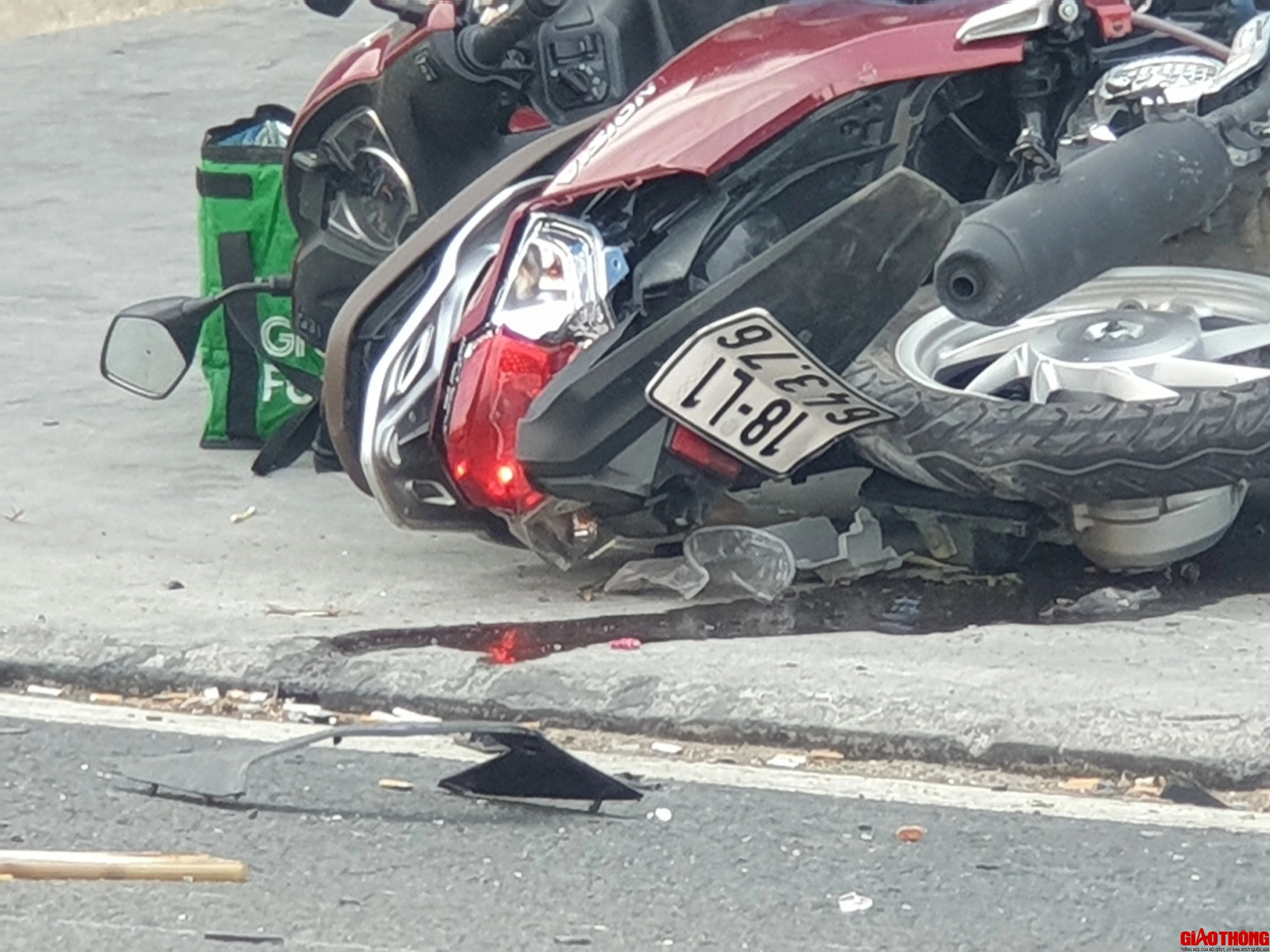 B&igrave;nh Dương: Xe b&aacute;n tải t&ocirc;ng nhiều xe m&aacute;y, 1 người tử vong, 2 người bị thương- Ảnh 3.