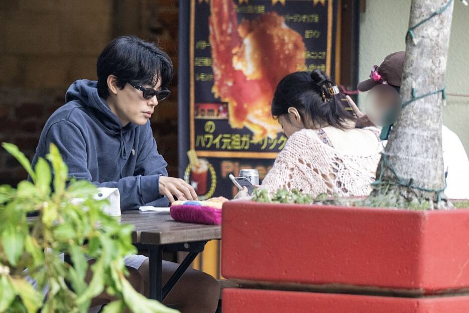 Ryu Jun Yeol có gia sản, tài năng đến đâu mà Ryu Jun Yeol có gia sản, tài năng đến đâu mà