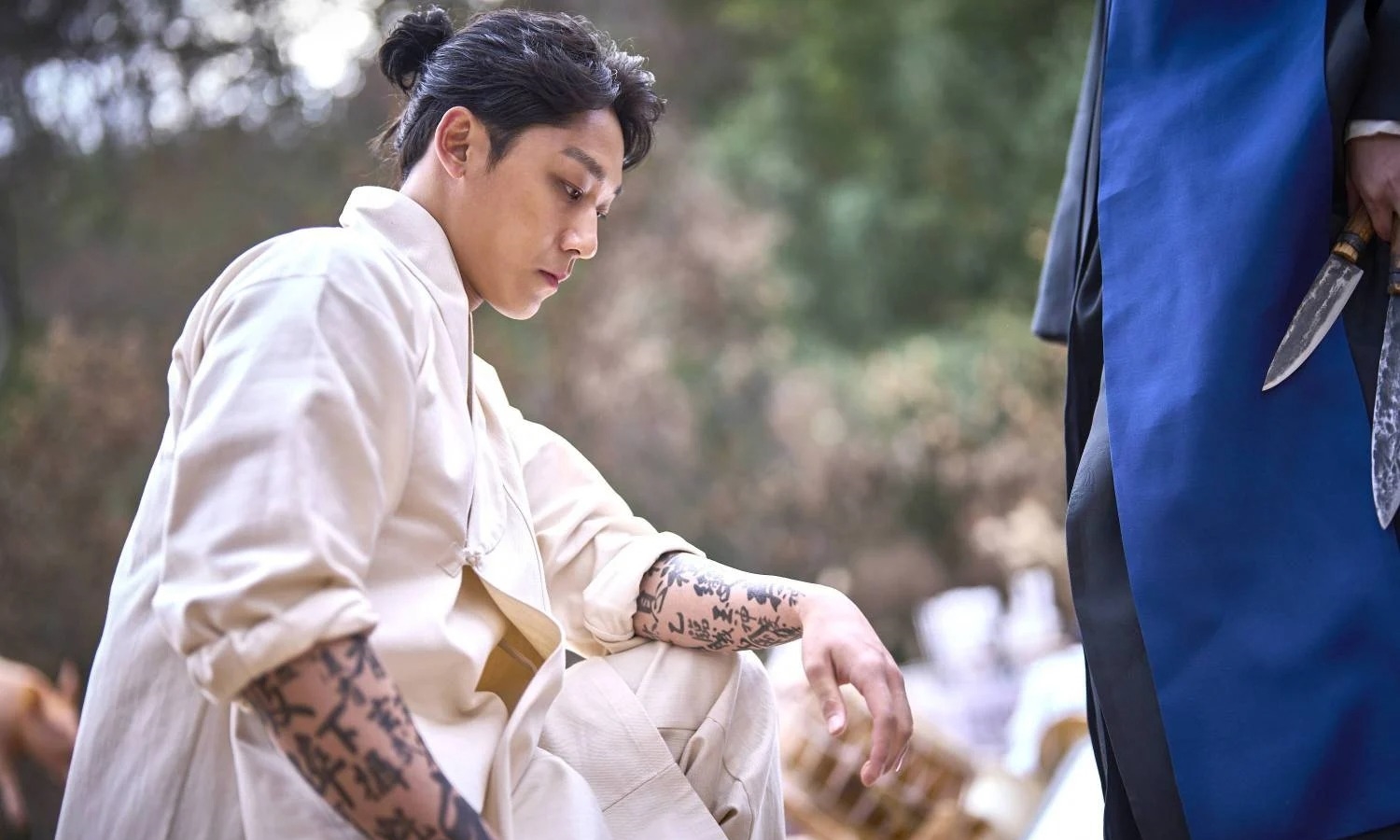 "Quật mộ trùng ma": Bữa tiệc diễn xuất cực phẩm đang thống trị phòng vé Việt- Ảnh 7. "Quật mộ trùng ma": Bữa tiệc diễn xuất cực phẩm đang thống trị phòng vé Việt- Ảnh 7.