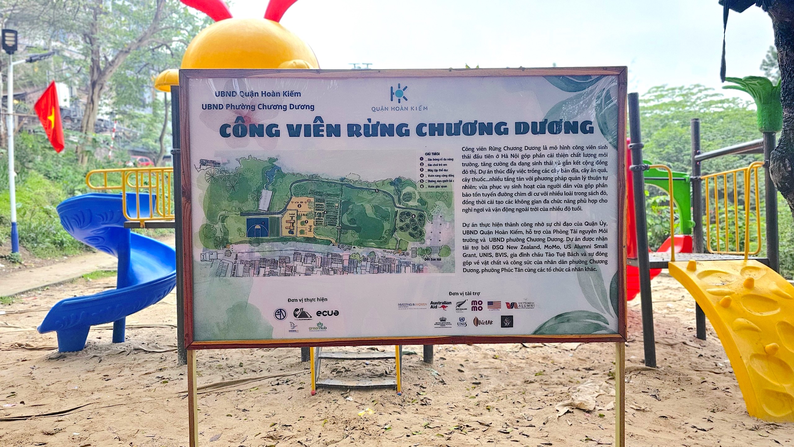 C&ocirc;ng vi&ecirc;n rừng giữa l&ograve;ng H&agrave; Nội được hồi sinh từ b&atilde;i r&aacute;c- Ảnh 2.