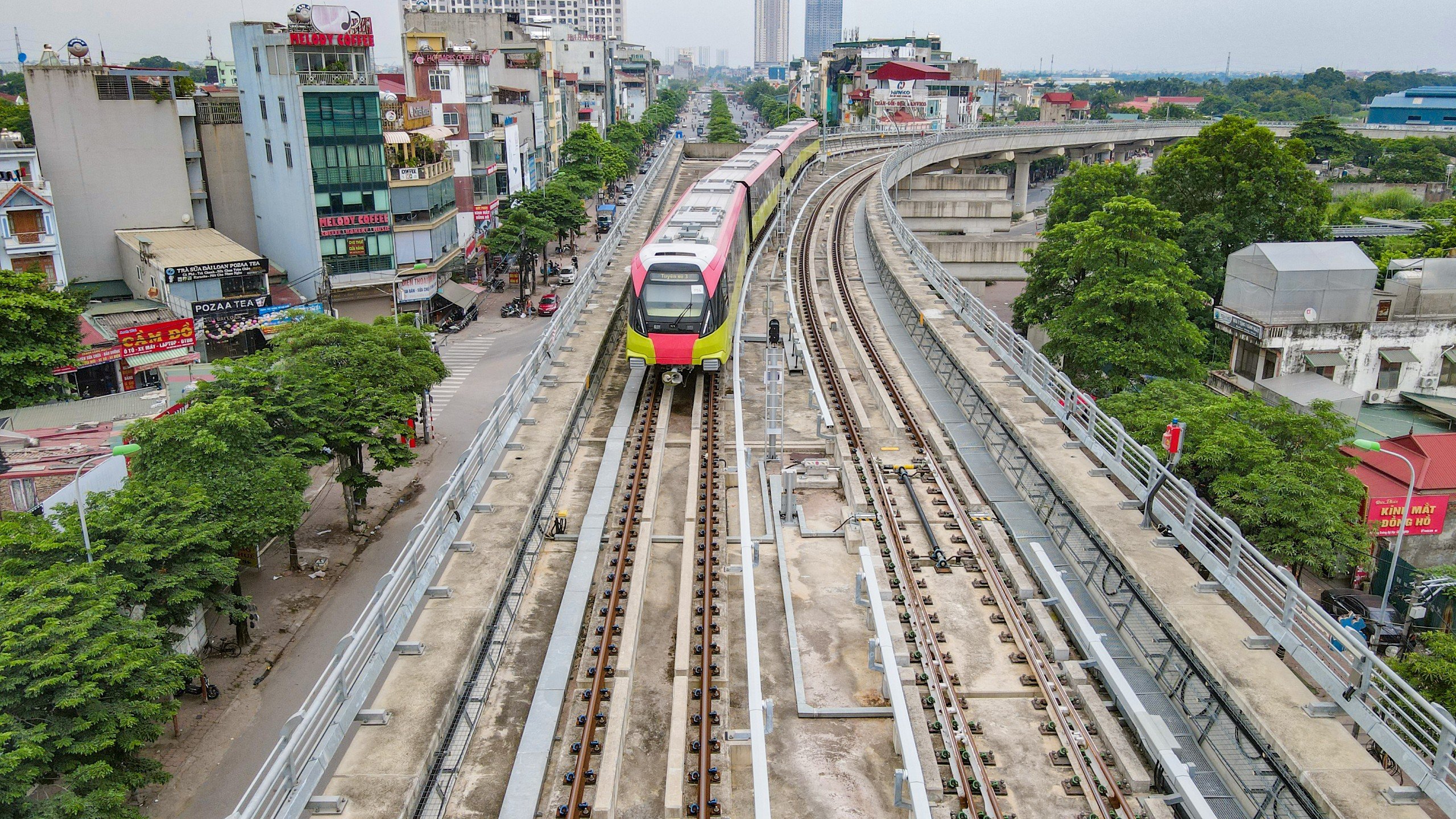 Trải nghiệm metro Nhổn - ga Hà Nội: Tàu chạy êm, an toàn- Ảnh 6. Trải nghiệm metro Nhổn - ga Hà Nội: Tàu chạy êm, an toàn- Ảnh 6.