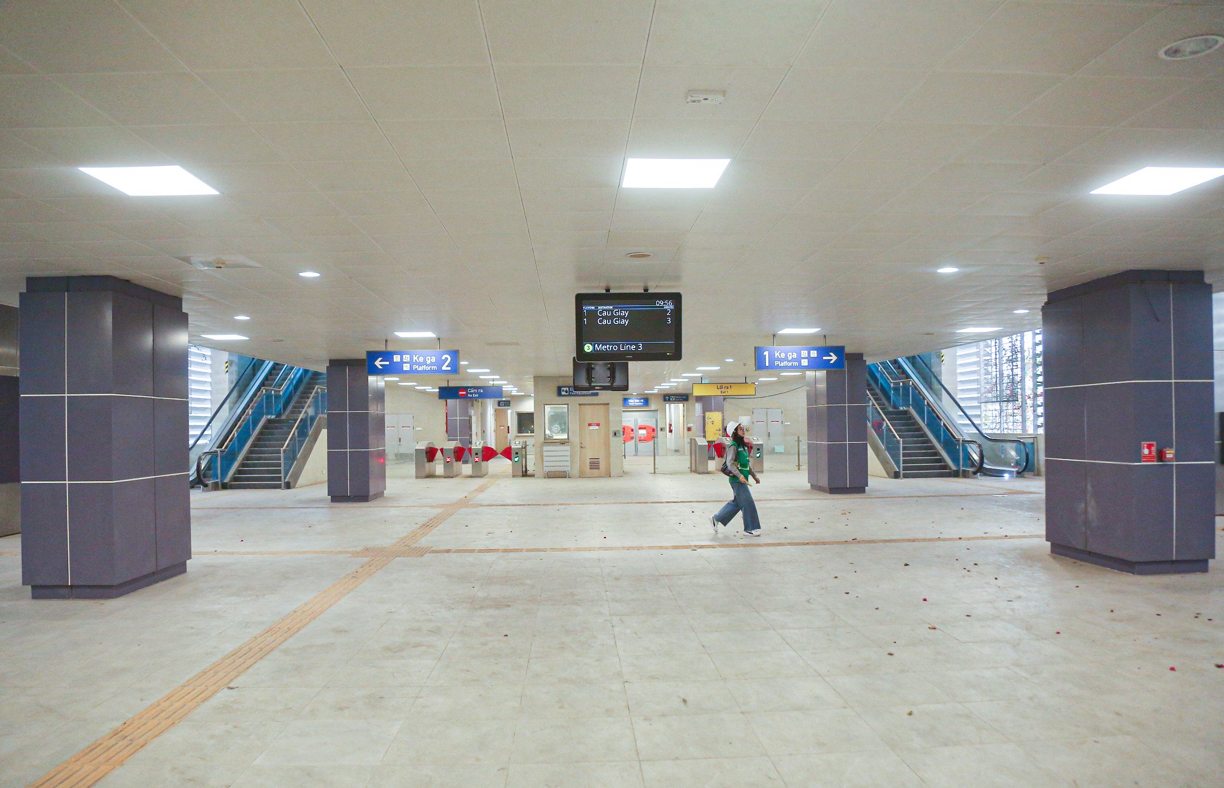 Trải nghiệm metro Nhổn - ga Hà Nội: Tàu chạy êm, an toàn- Ảnh 7. Trải nghiệm metro Nhổn - ga Hà Nội: Tàu chạy êm, an toàn- Ảnh 7.