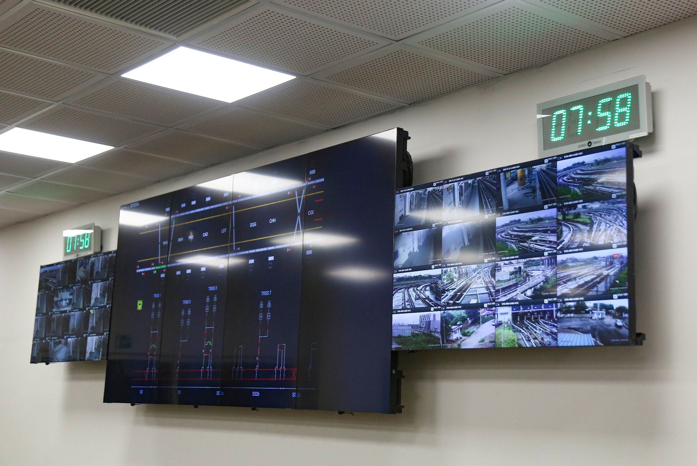 Trải nghiệm metro Nhổn - ga H&agrave; Nội: T&agrave;u chạy &ecirc;m, an to&agrave;n- Ảnh 4.