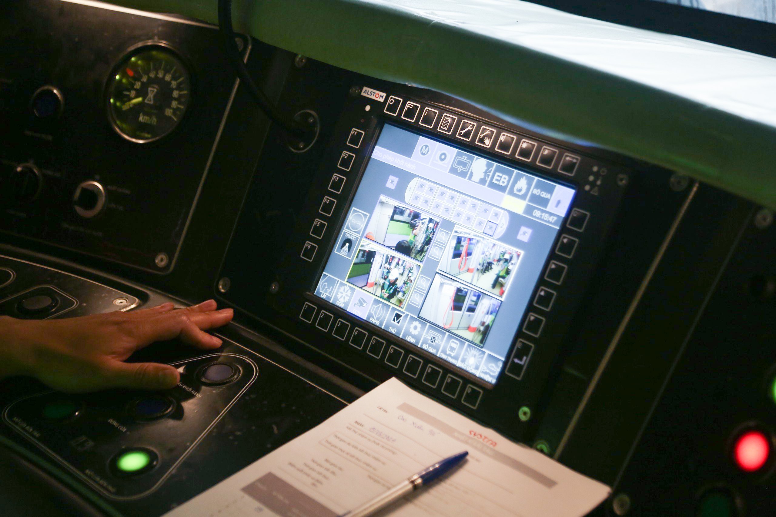 Trải nghiệm metro Nhổn - ga H&agrave; Nội: T&agrave;u chạy &ecirc;m, an to&agrave;n- Ảnh 15.