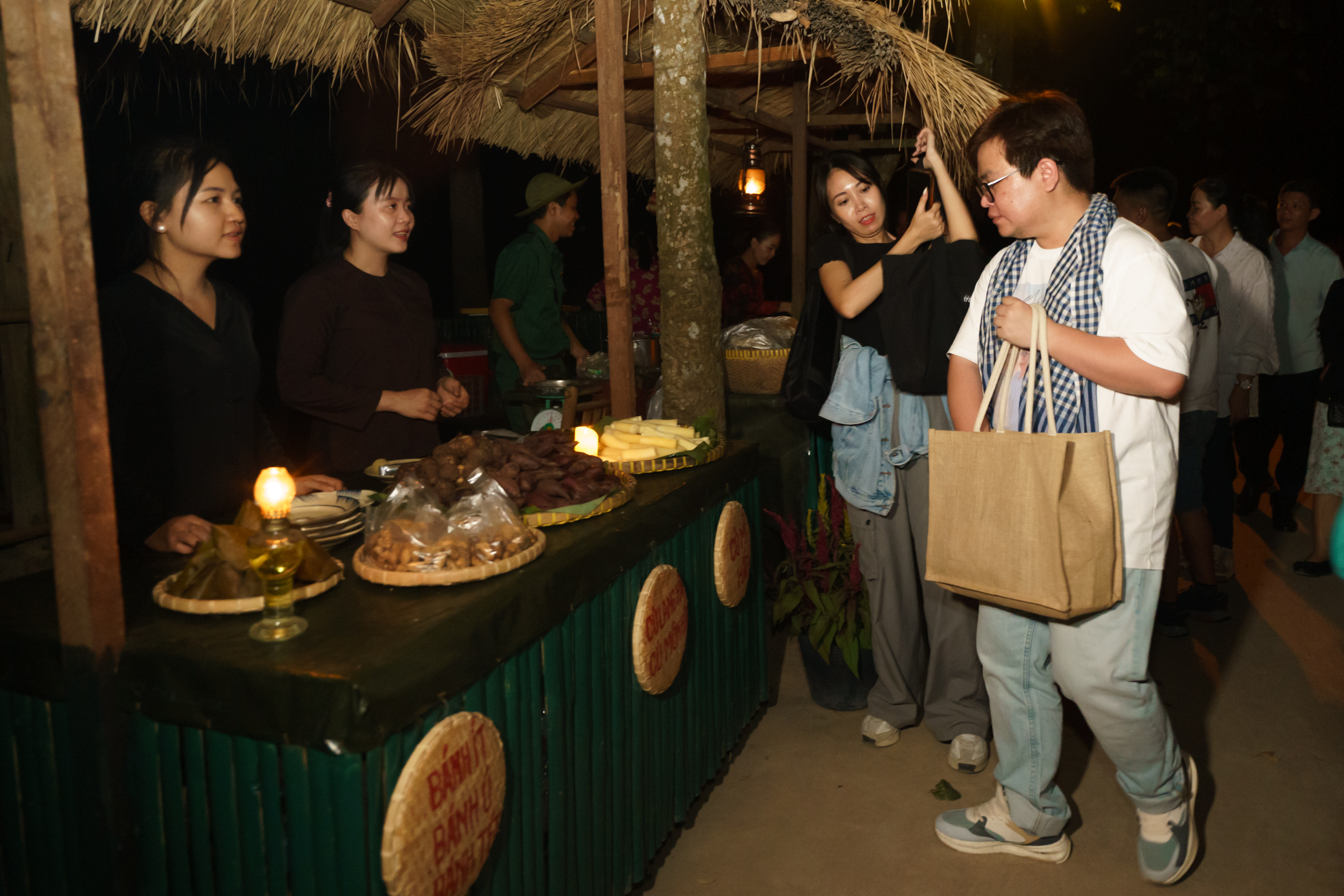 "Trăng chiến khu", tour đ&ecirc;m t&aacute;i hiện miền đất địa đạo Củ Chi thời chống Mỹ- Ảnh 23.