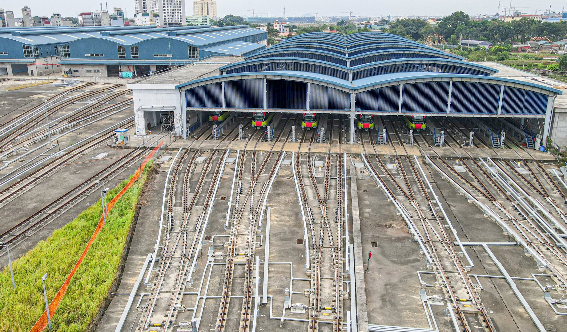 Trải nghiệm metro Nhổn - ga Hà Nội: Tàu chạy êm, an toàn- Ảnh 1. Trải nghiệm metro Nhổn - ga Hà Nội: Tàu chạy êm, an toàn- Ảnh 1.