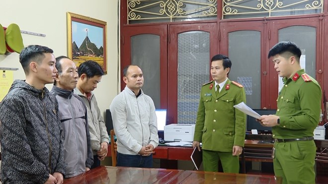 Danh t&iacute;nh nh&oacute;m người l&agrave;m giả hồ sơ chiếm đoạt gần 4 tỉ đồng tiền bảo hiểm- Ảnh 1.