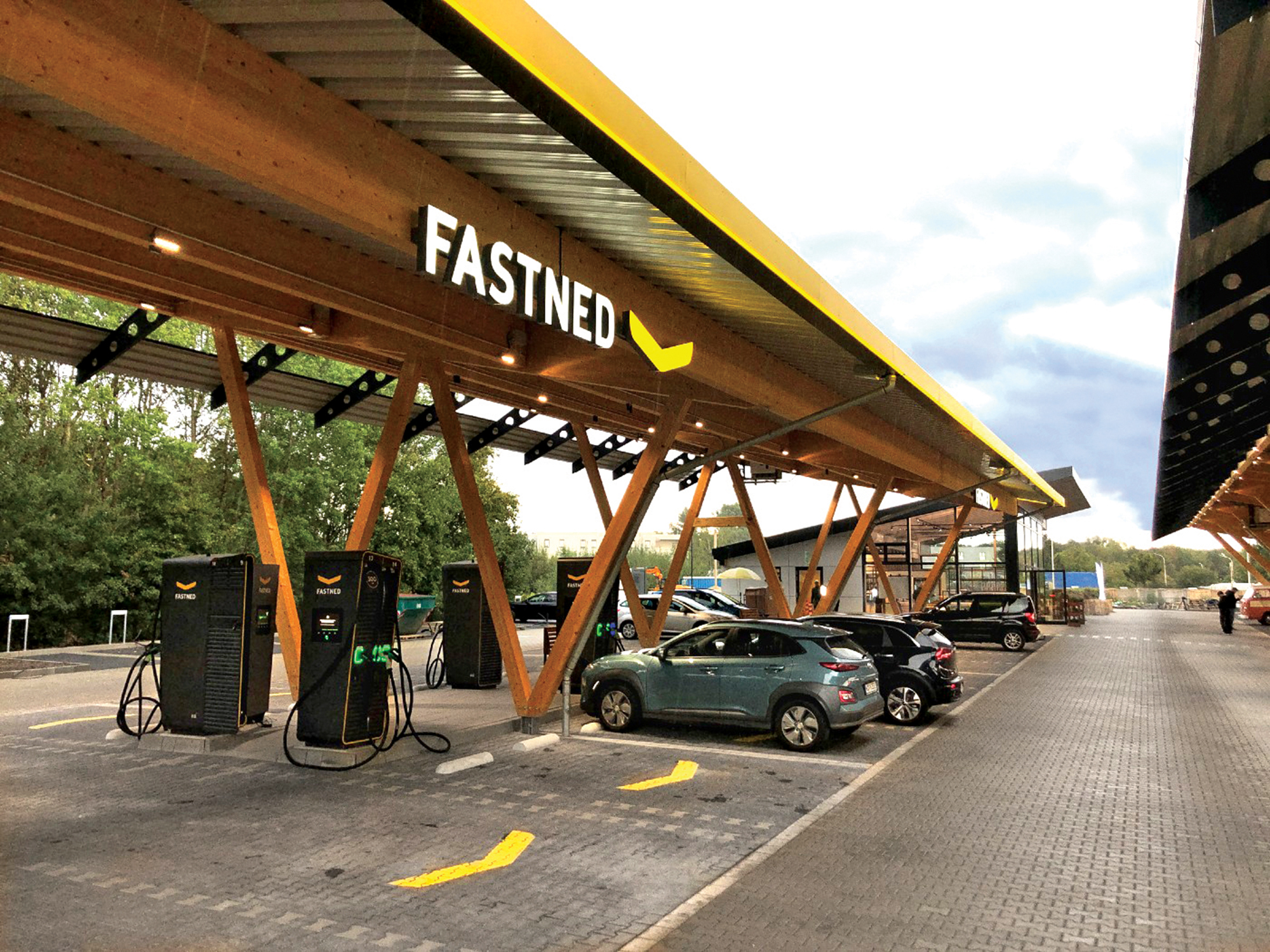 Ph&aacute;t triển trạm sạc xe điện, v&igrave; sao n&ecirc;n học Đức?
- Ảnh 2.