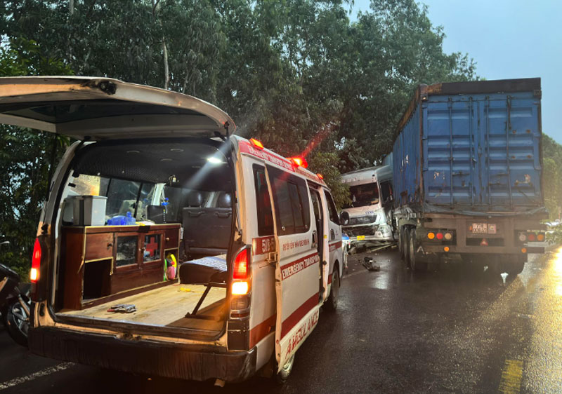 Hiện trường vụ tai nạn thương t&acirc;m.