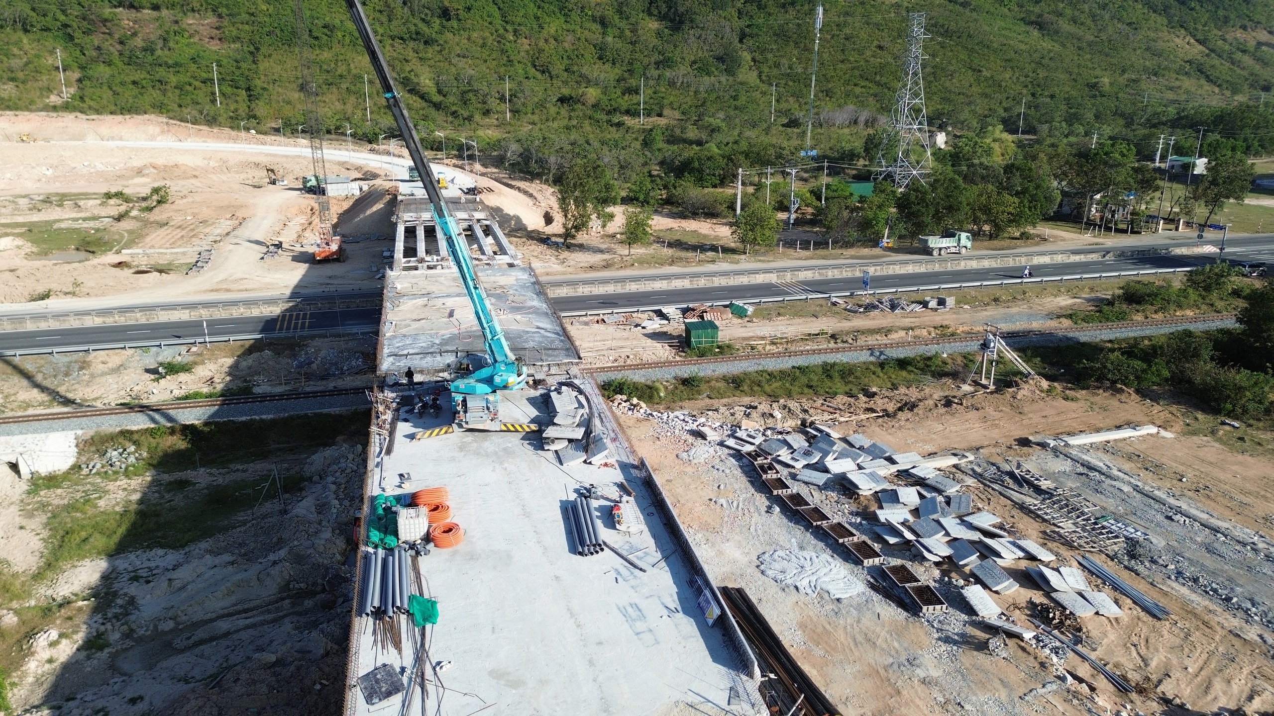 Tăng tốc đưa n&uacute;t giao kết nối QL1 với cao tốc Cam L&acirc;m - Vĩnh Hảo về đ&iacute;ch- Ảnh 1.